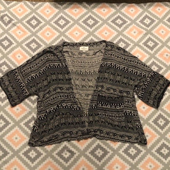 AEO Womens Black&Cream Floral Shrug Open-Front Style Top Size Medium - Picture 1 of 11